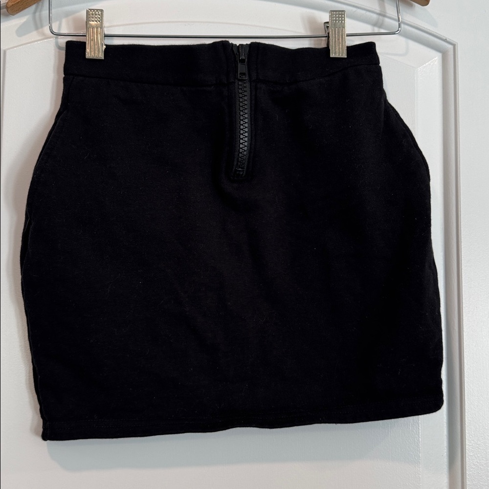 Miss 8 Black Zip Front Mini Skirt Size Small